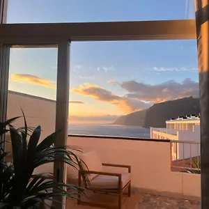 Sunset Oasis Of Gigantes , Puerto de Santiago (Tenerife) Hiszpania